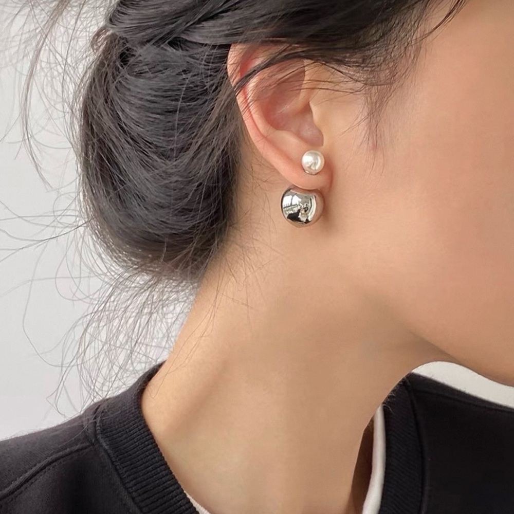 Elegant Silver and Pearl Stud Earrings